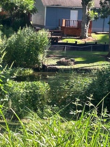 118 Creekside Lane, Lake Jackson, TX 77566