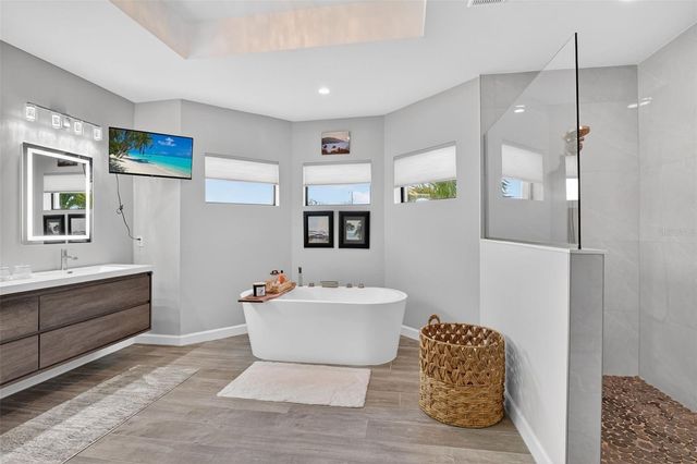 230 NE 18TH STREET, Cape Coral, FL 33909