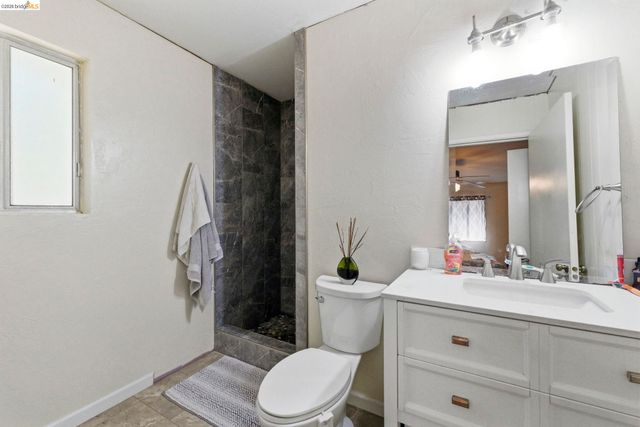 17221 Smokey River Dr, Sonora, CA 95370