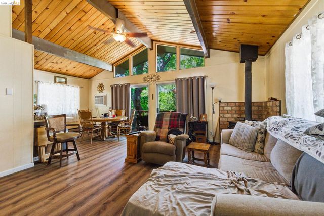 17221 Smokey River Dr, Sonora, CA 95370
