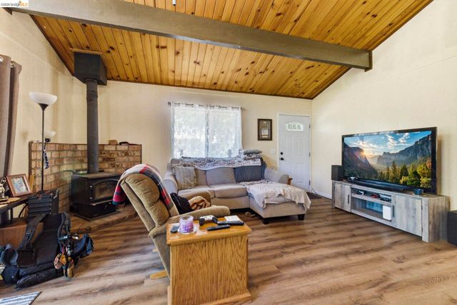 17221 Smokey River Dr, Sonora, CA 95370