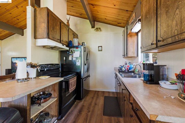 17221 Smokey River Dr, Sonora, CA 95370