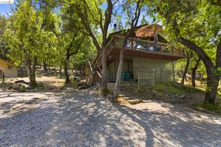 17221 Smokey River Dr, Sonora, CA 95370