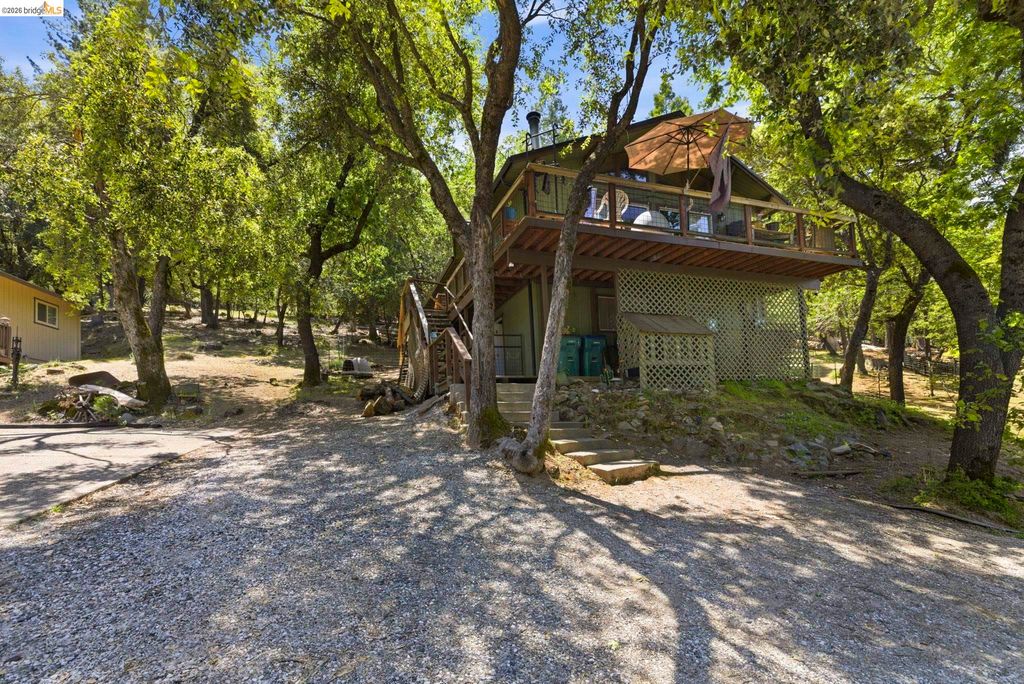 17221 Smokey River Dr, Sonora, CA 95370