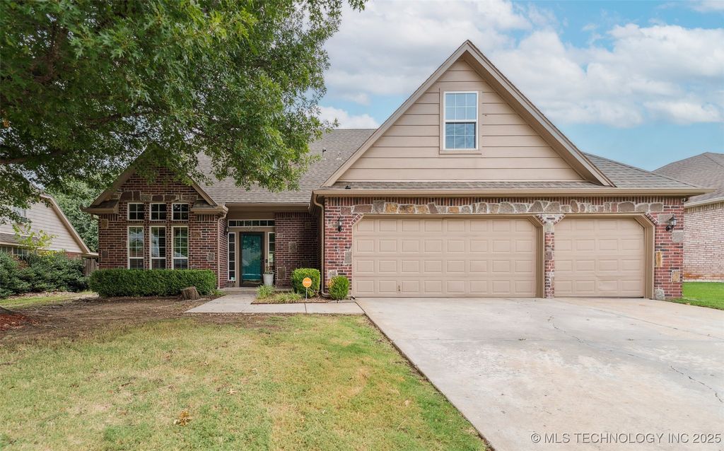 409 N Palm Avenue, Broken Arrow, OK 74012
