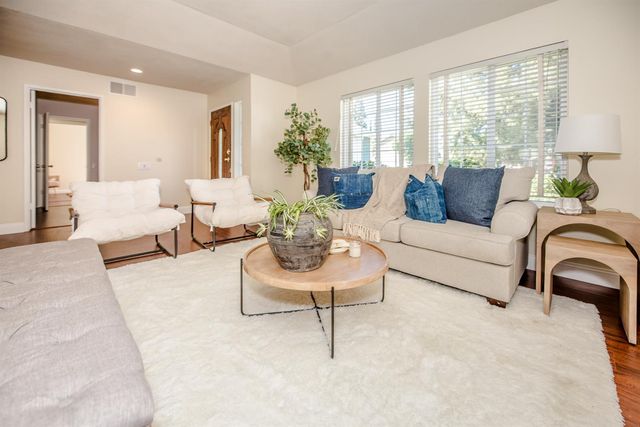 15 Rock Hill Court, Sacramento, CA 95833