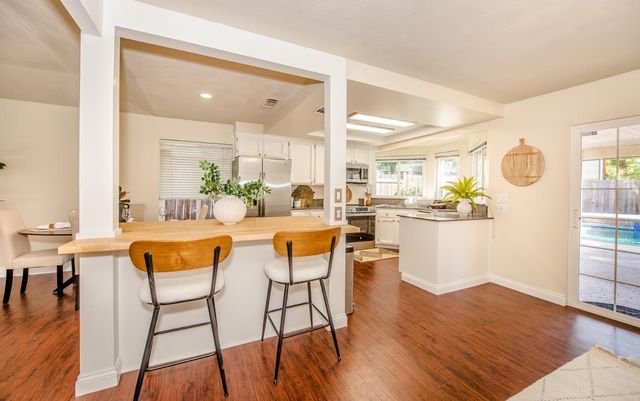 15 Rock Hill Court, Sacramento, CA 95833