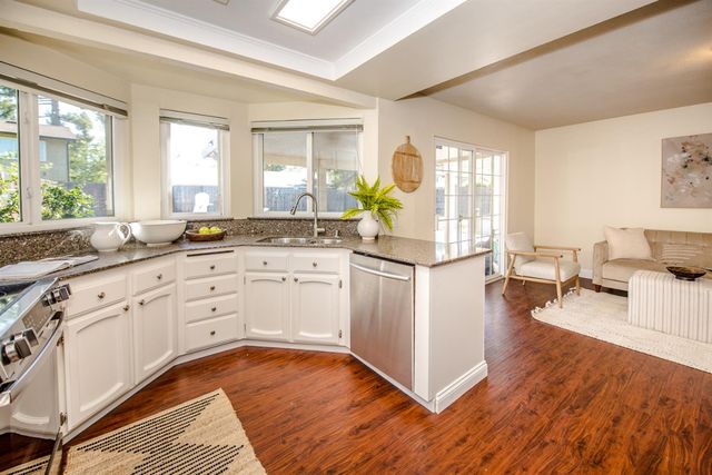 15 Rock Hill Court, Sacramento, CA 95833