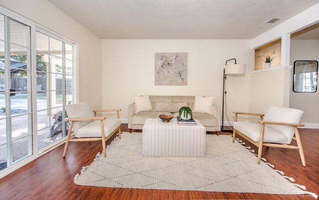 15 Rock Hill Court, Sacramento, CA 95833