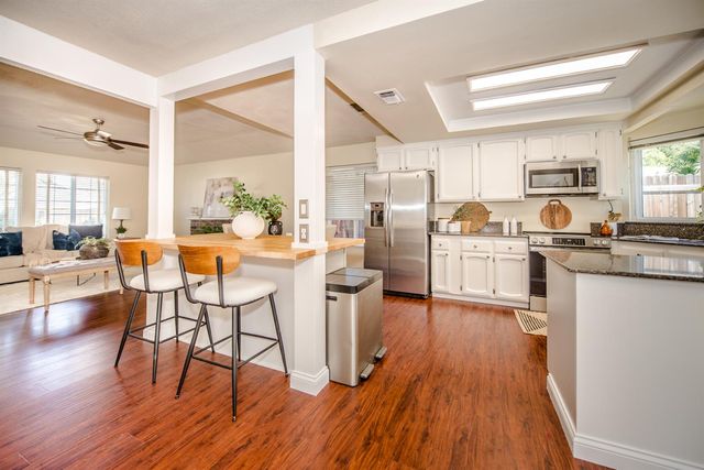 15 Rock Hill Court, Sacramento, CA 95833