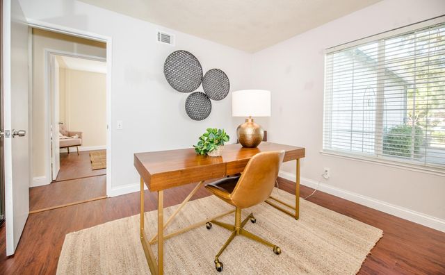 15 Rock Hill Court, Sacramento, CA 95833