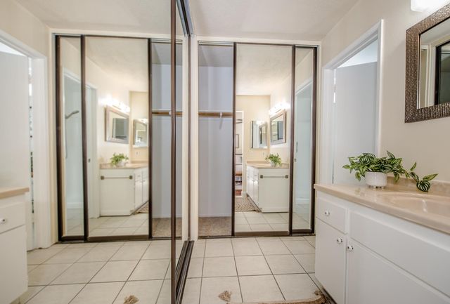 15 Rock Hill Court, Sacramento, CA 95833