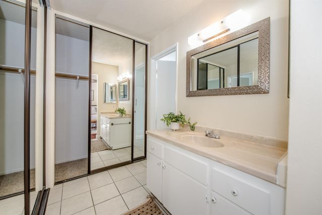 15 Rock Hill Court, Sacramento, CA 95833