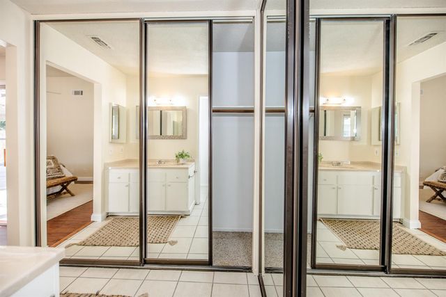 15 Rock Hill Court, Sacramento, CA 95833