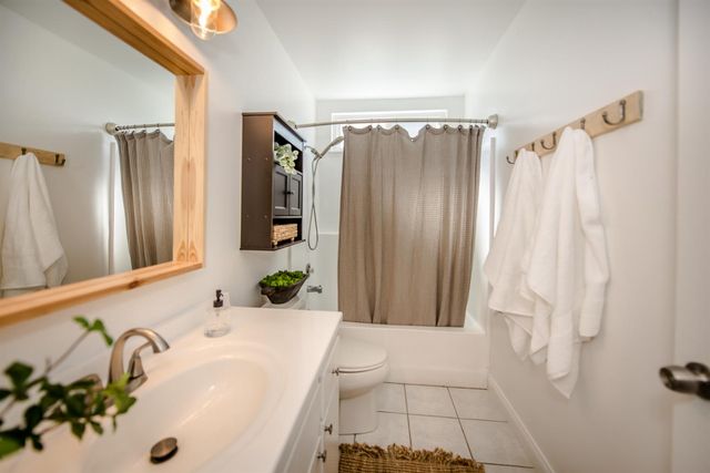 15 Rock Hill Court, Sacramento, CA 95833