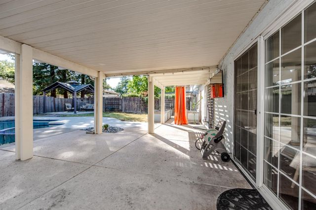 15 Rock Hill Court, Sacramento, CA 95833