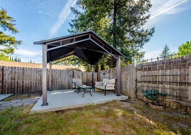 15 Rock Hill Court, Sacramento, CA 95833