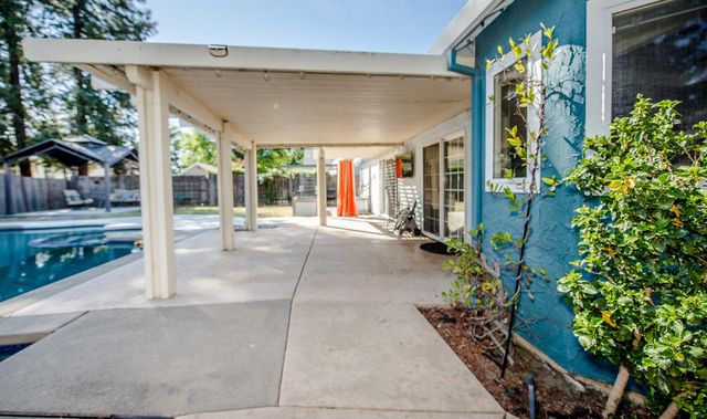 15 Rock Hill Court, Sacramento, CA 95833