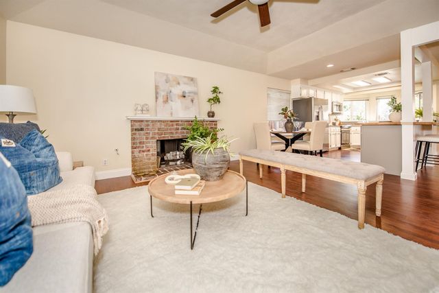 15 Rock Hill Court, Sacramento, CA 95833