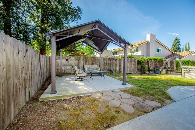 15 Rock Hill Court, Sacramento, CA 95833