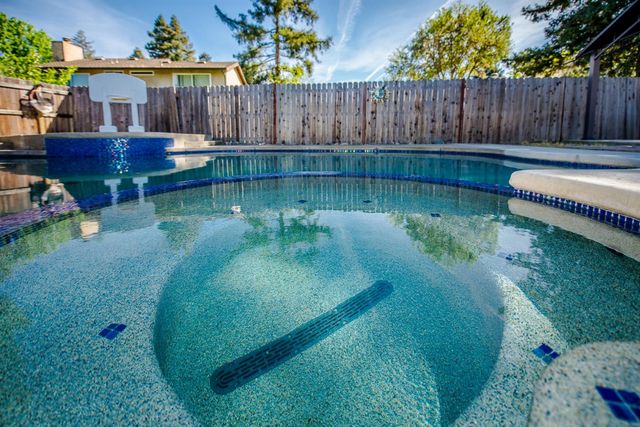 15 Rock Hill Court, Sacramento, CA 95833