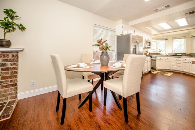 15 Rock Hill Court, Sacramento, CA 95833