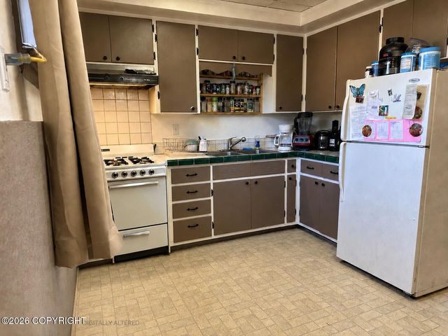 4447 E 6th Avenue, Anchorage, AK 99508