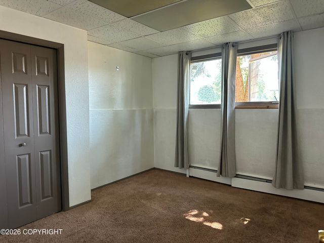 4447 E 6th Avenue, Anchorage, AK 99508