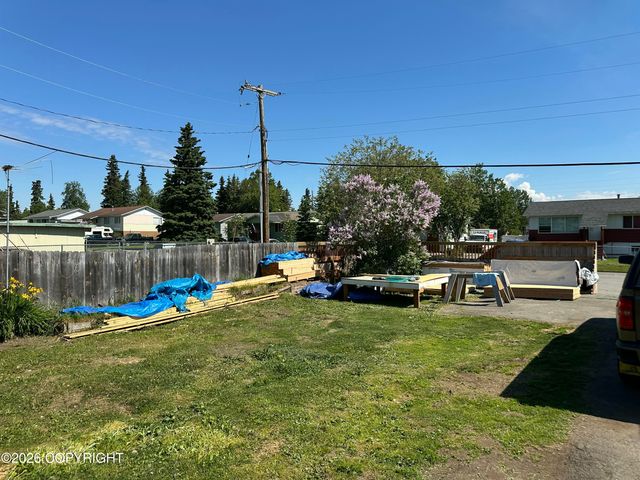 4447 E 6th Avenue, Anchorage, AK 99508