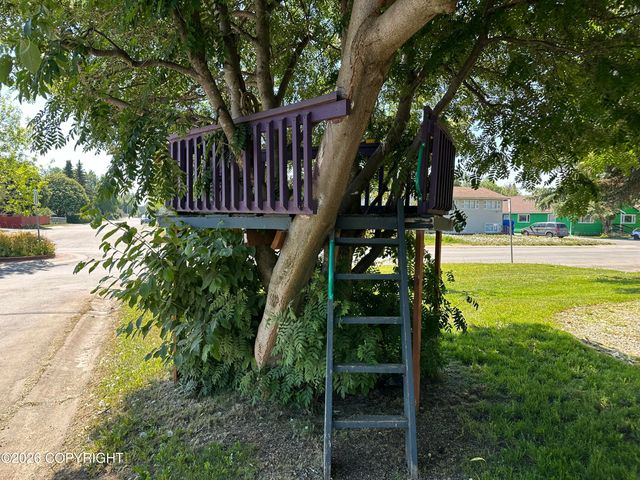 4447 E 6th Avenue, Anchorage, AK 99508