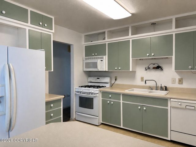 4447 E 6th Avenue, Anchorage, AK 99508