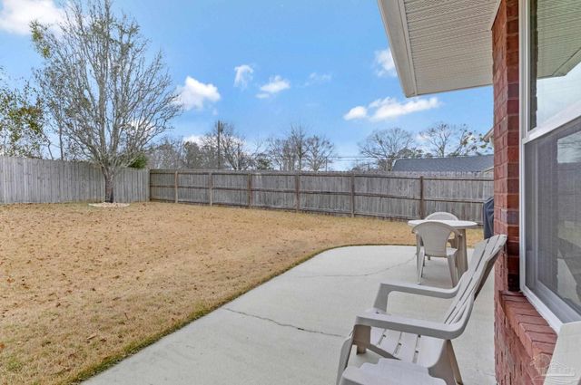 2407 Pine Forest Rd, Cantonment, FL 32533