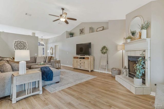 2407 Pine Forest Rd, Cantonment, FL 32533