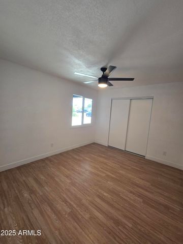 206 E Manhatton Drive, Tempe, AZ 85282