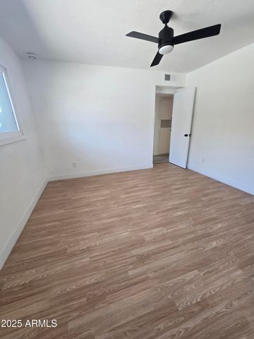 206 E Manhatton Drive, Tempe, AZ 85282