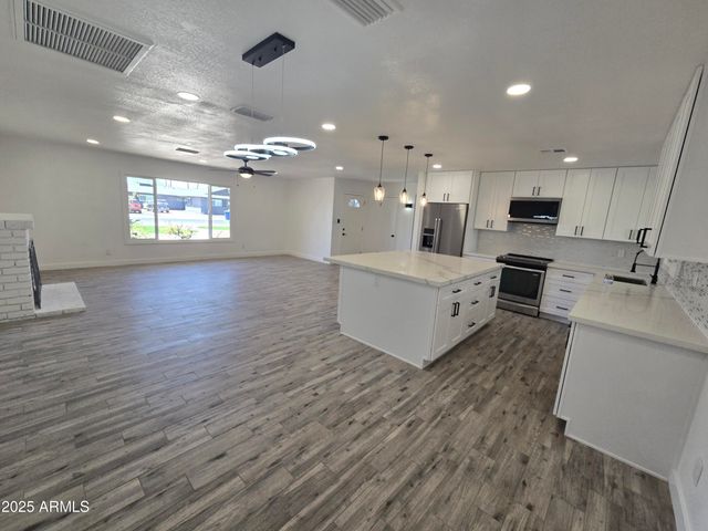 206 E Manhatton Drive, Tempe, AZ 85282