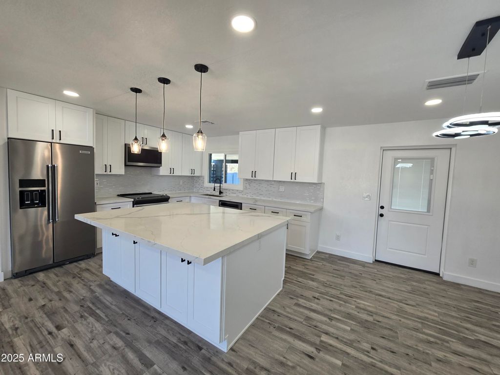 206 E Manhatton Drive, Tempe, AZ 85282