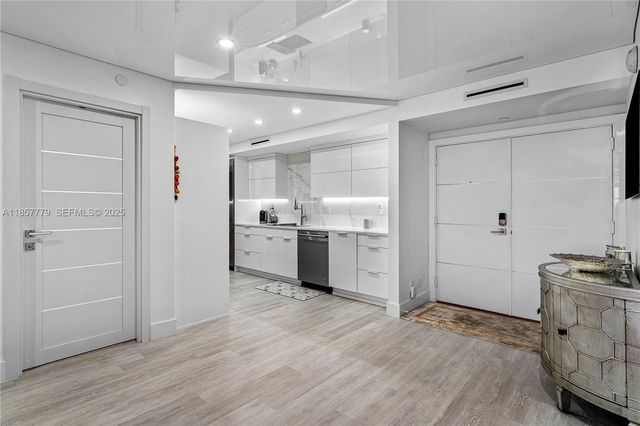 1155 Hillsboro Mile 202, Hillsboro Beach, FL 33062