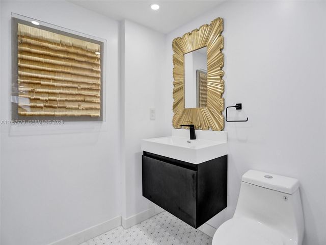1155 Hillsboro Mile 202, Hillsboro Beach, FL 33062