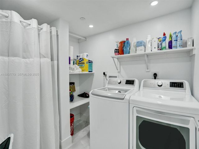 1155 Hillsboro Mile 202, Hillsboro Beach, FL 33062