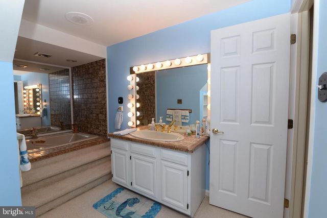 26 SILVER LAKE DRIVE, Clayton, NJ 08312