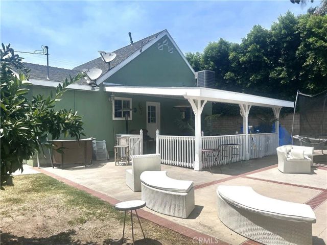 20551 Saticoy Street, Winnetka, CA 91306