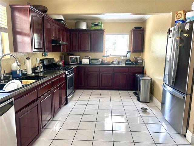 20551 Saticoy Street, Winnetka, CA 91306