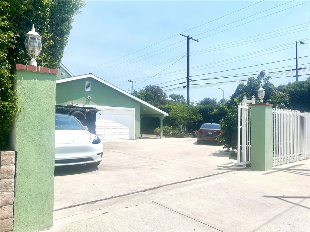 20551 Saticoy Street, Winnetka, CA 91306