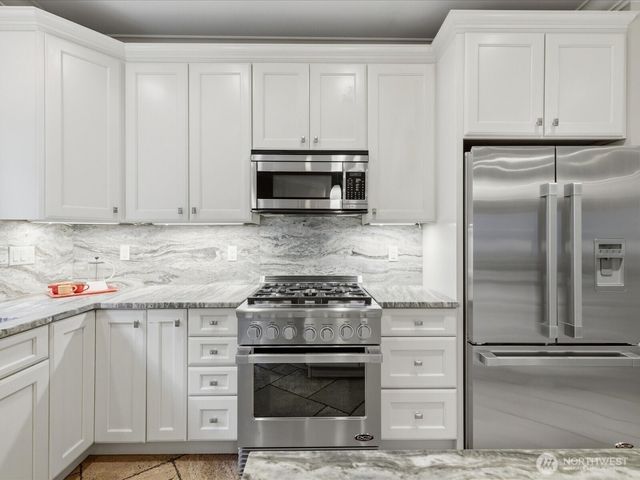 1040 6th Avenue S, Edmonds, WA 98020