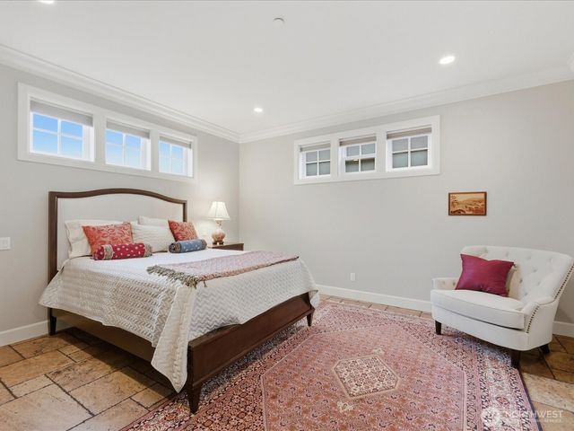 1040 6th Avenue S, Edmonds, WA 98020