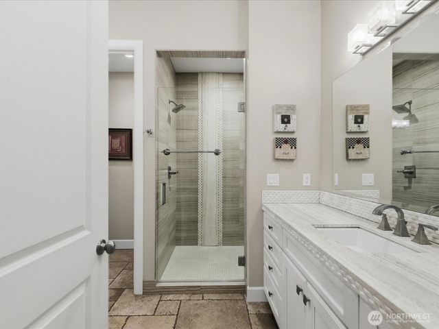 1040 6th Avenue S, Edmonds, WA 98020