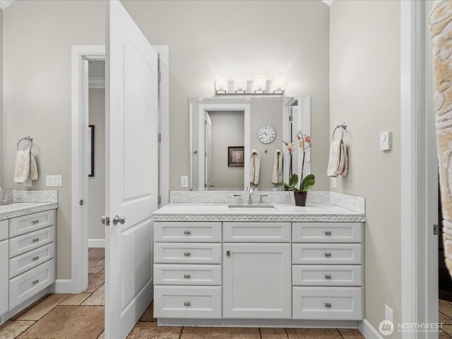 1040 6th Avenue S, Edmonds, WA 98020