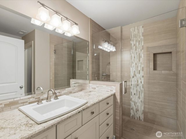 1040 6th Avenue S, Edmonds, WA 98020