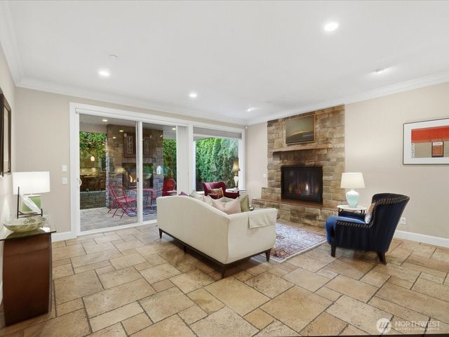 1040 6th Avenue S, Edmonds, WA 98020